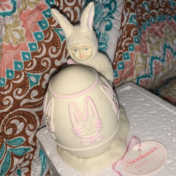 Snowbabies SPRINGTIME STORIES OF THE SNOWBUNNIES “I’LL COLOR THE EASTER EGG” - Picture 6 of 7